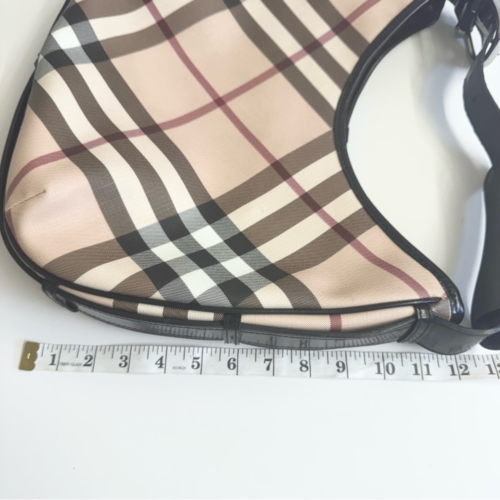 Burberry Black and Cream Checkered Hobo Bag - Picture 7 of 15